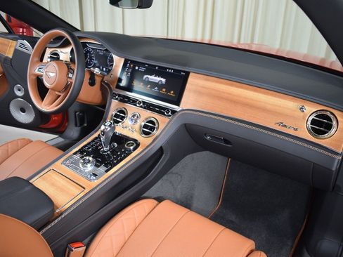 Used 2023 Bentley Continental GT Azure image 25