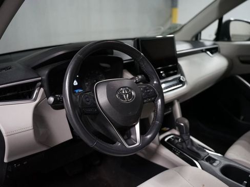 Used 2023 Toyota Corolla Cross LE FWD image 7