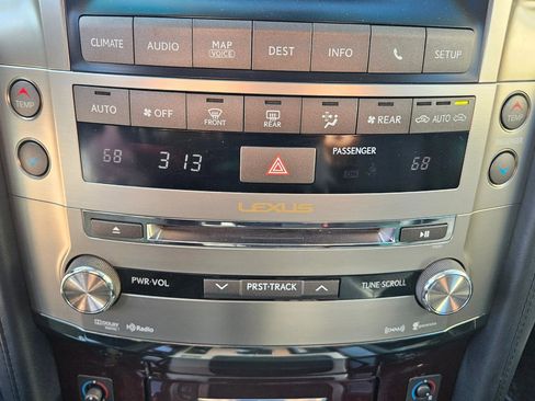 Used 2014 Lexus LX 570 4WD image 34