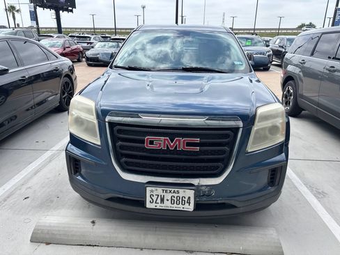 Used 2017 GMC Terrain SLE FWD image 2