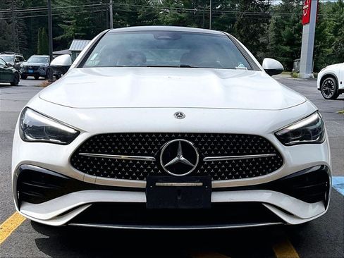 Used 2025 Mercedes-Benz CLE 300 4MATIC Coupe image 2
