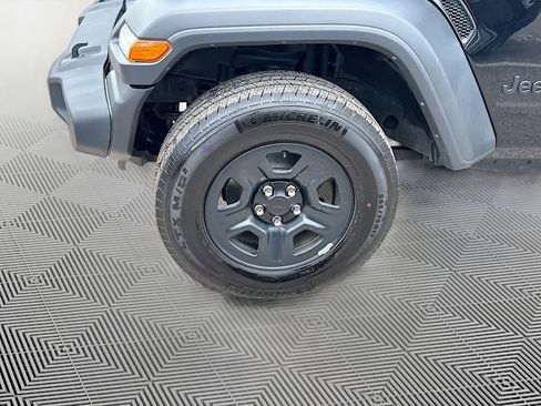Used 2023 Jeep Wrangler Sport AWD/4WD image 35