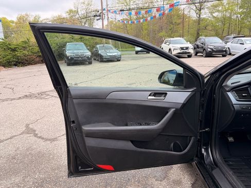 Used 2019 Hyundai Sonata SE image 16