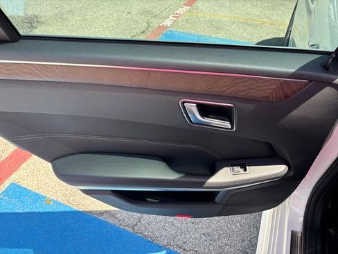 Used 2014 Mercedes-Benz E 250 BlueTEC Sedan image 27