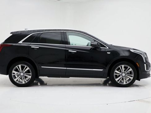 Used 2025 Cadillac XT5 Premium Luxury image 2