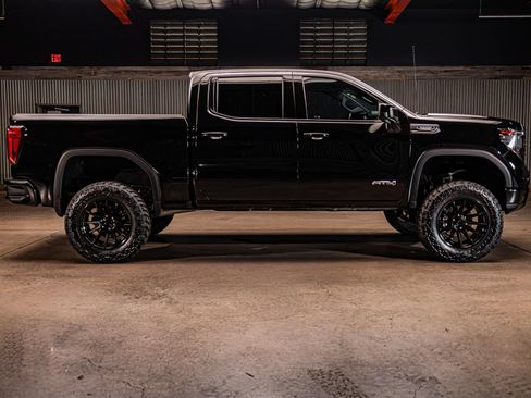 Used 2022 GMC Sierra 1500 AT4 AWD/4WD image 15