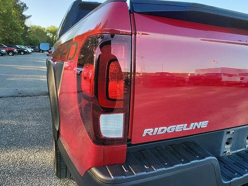 Used 2021 Honda Ridgeline Sport image 10