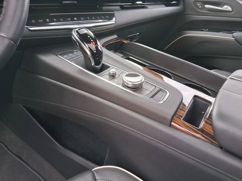 Used 2024 Cadillac Escalade Premium Luxury RWD image 19