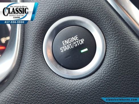 Used 2023 Chevrolet Traverse Premier image 34