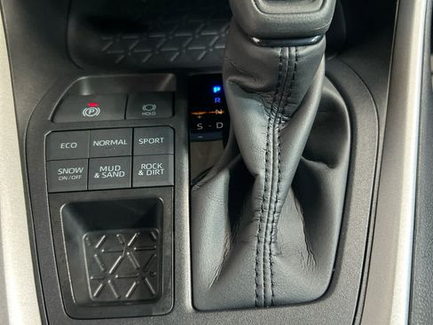 Certified 2025 Toyota RAV4 LE AWD/4WD image 7