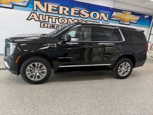 Used 2025 GMC Yukon Denali AWD/4WD image 2