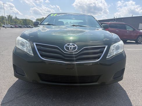 Used 2011 Toyota Camry LE FWD image 9