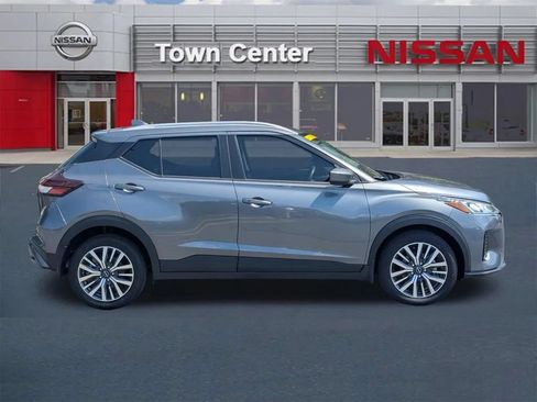 Certified 2024 Nissan Kicks SV FWD image 8