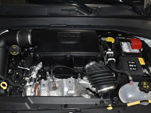 Used 2025 Jeep Compass Limited AWD/4WD image 24