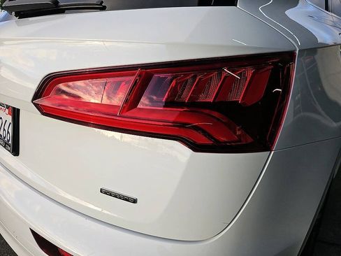 Used 2020 Audi Q5 e Premium Plus w/ Premium Plus Package AWD/4WD image 12