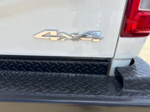 Used 2024 RAM 2500 Laramie AWD/4WD image 10