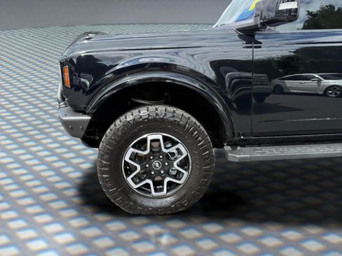 Used 2022 Ford Bronco Outer Banks AWD/4WD image 11
