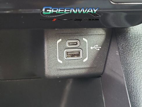 Used 2023 Jeep Compass Latitude image 21