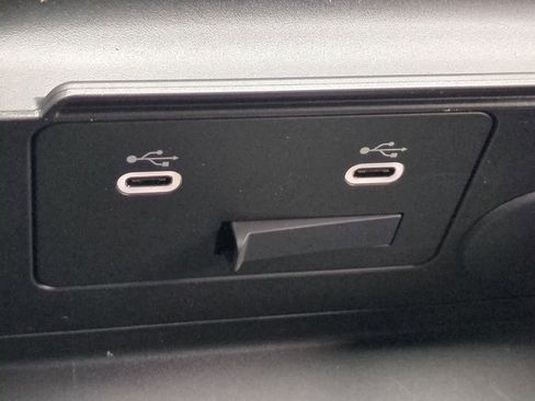 New 2026 MAZDA MAZDA3 Hatchback w/Premium Plus Pkg image 32