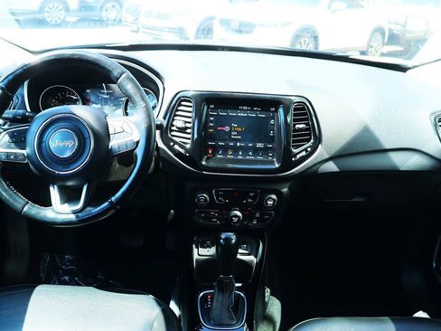 Used 2018 Jeep Compass Limited w/ Navigation Group image 36