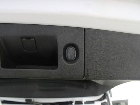 Used 2017 GMC Yukon XL SLT w/ Enhanced Security Package image 24