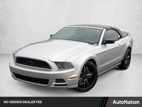 Used 2014 Ford Mustang Convertible RWD image 1
