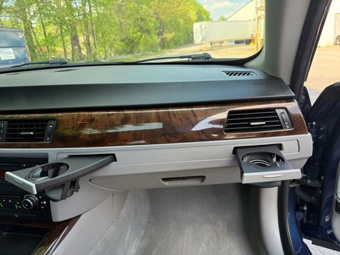 Used 2011 BMW 328i xDrive Coupe image 32