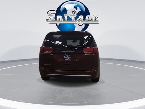 Used 2020 Chrysler Pacifica Touring-L Plus w/ Tire & Wheel Group image 10