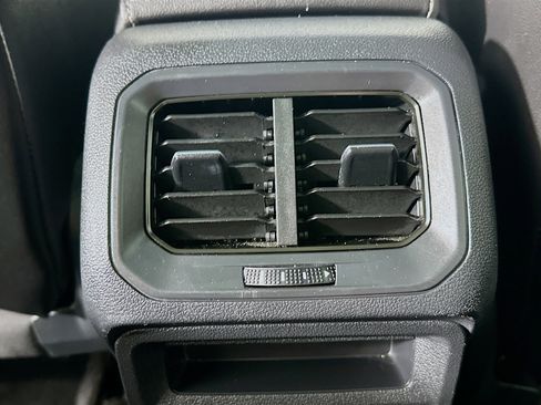 Used 2022 Volkswagen Tiguan SE R-Line image 28