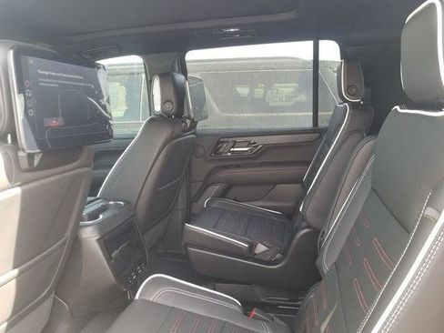 New 2026 GMC Yukon XL AT4 Ultimate AWD/4WD image 10