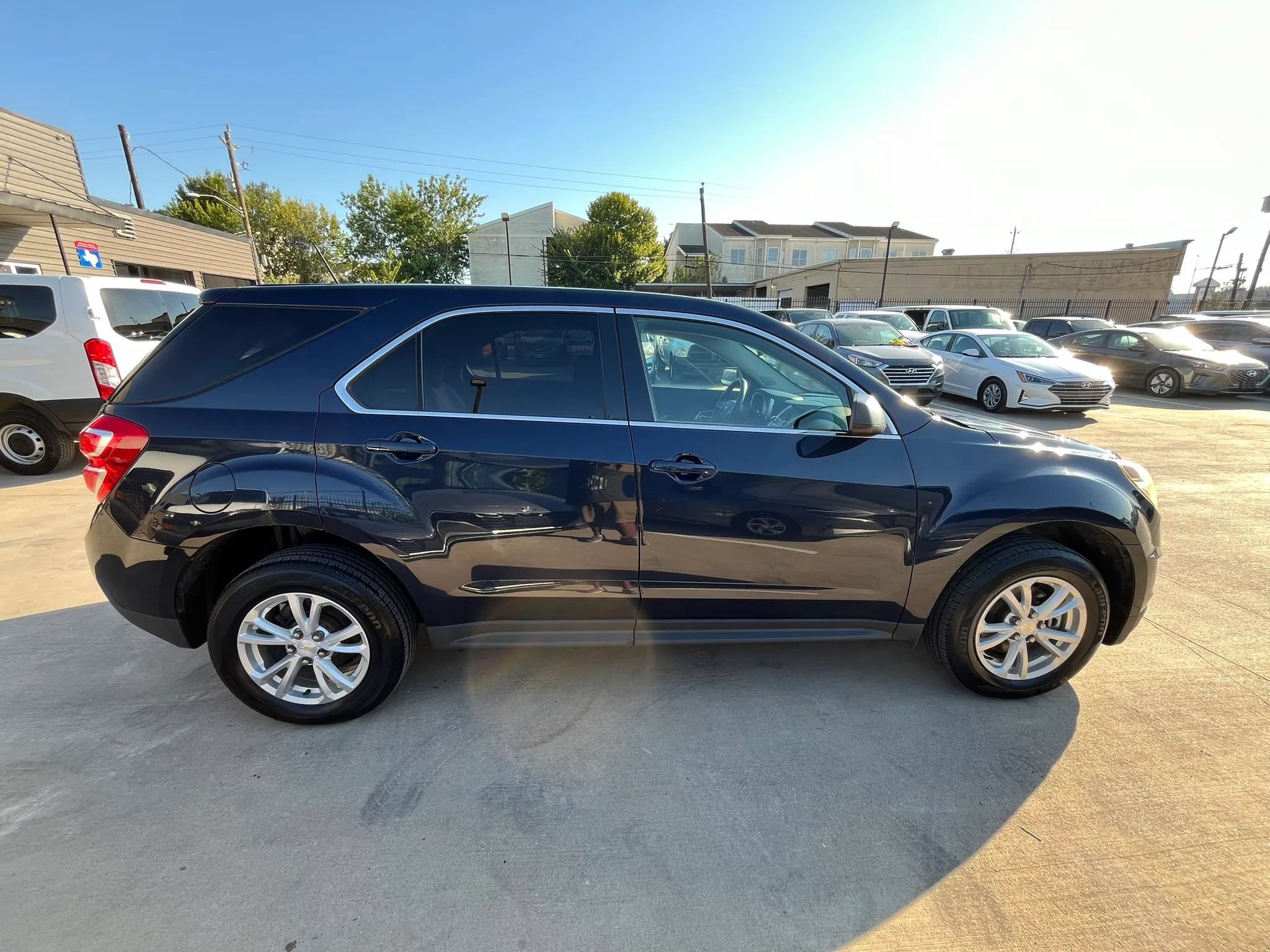 Used 2017 Chevrolet Equinox LS AWD/4WD image 12
