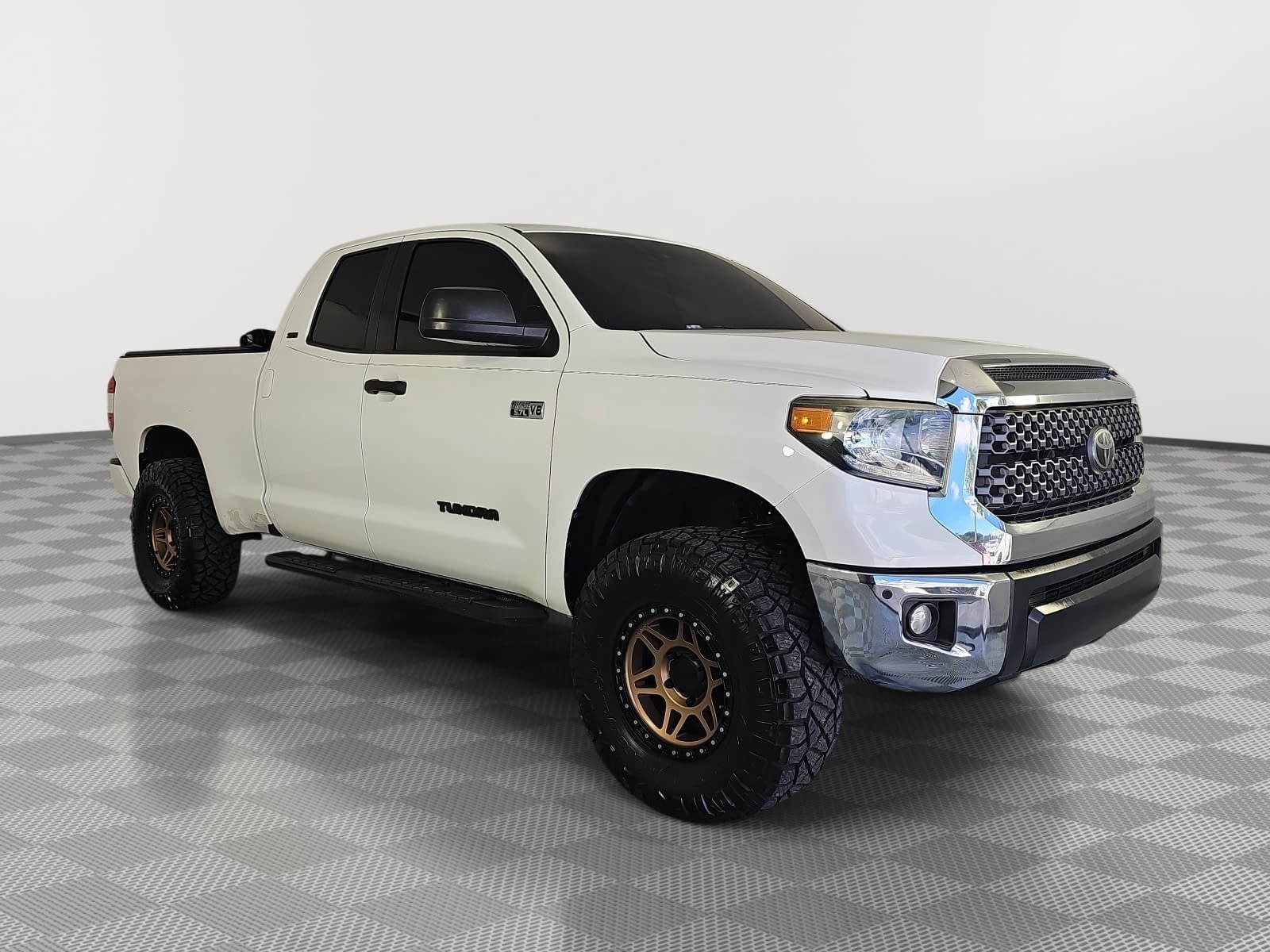 Used 2021 Toyota Tundra SR5 RWD image 2