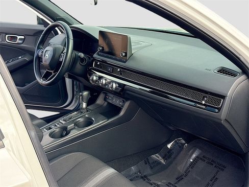 Used 2025 Honda Civic Sport image 26