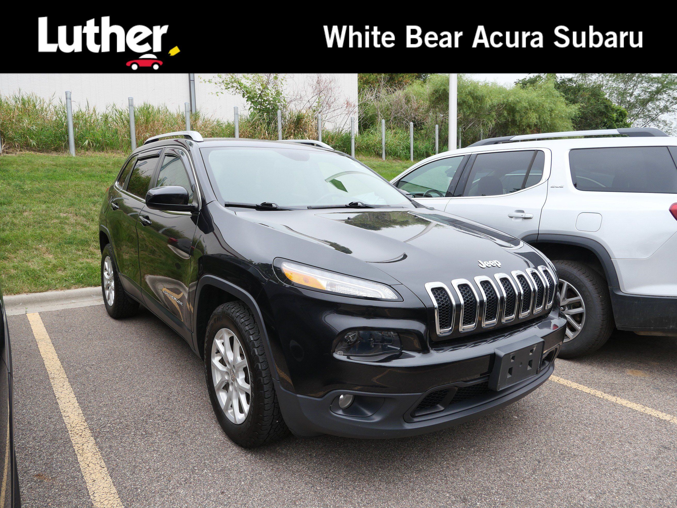 Used 2016 Jeep Cherokee Latitude w/ Cold Weather Group AWD/4WD image 1