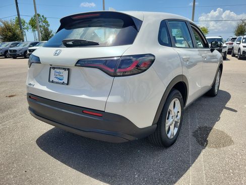 Used 2024 Honda HR-V LX image 6