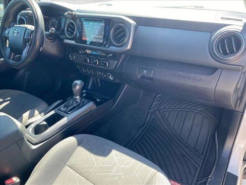 Used 2017 Toyota Tacoma TRD Sport w/ Premium & Technology Package RWD image 29