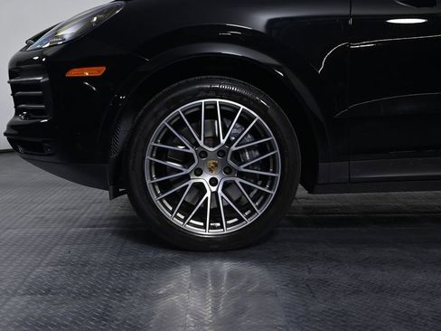 Certified 2023 Porsche Cayenne Platinum Edition AWD/4WD image 27