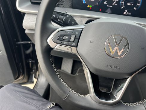 Used 2025 Volkswagen Tiguan S image 18