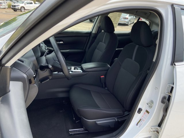 Used 2025 Nissan Sentra SV FWD image 18