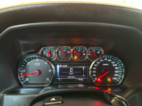 Used 2018 Chevrolet Silverado 1500 LT w/ Texas Edition image 17