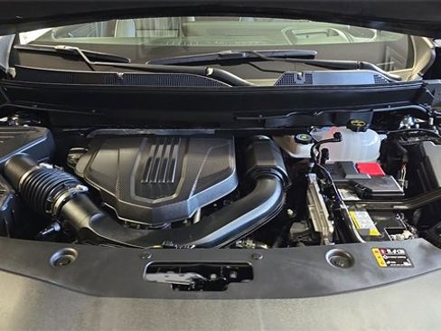 Used 2025 Buick Enclave Avenir image 25