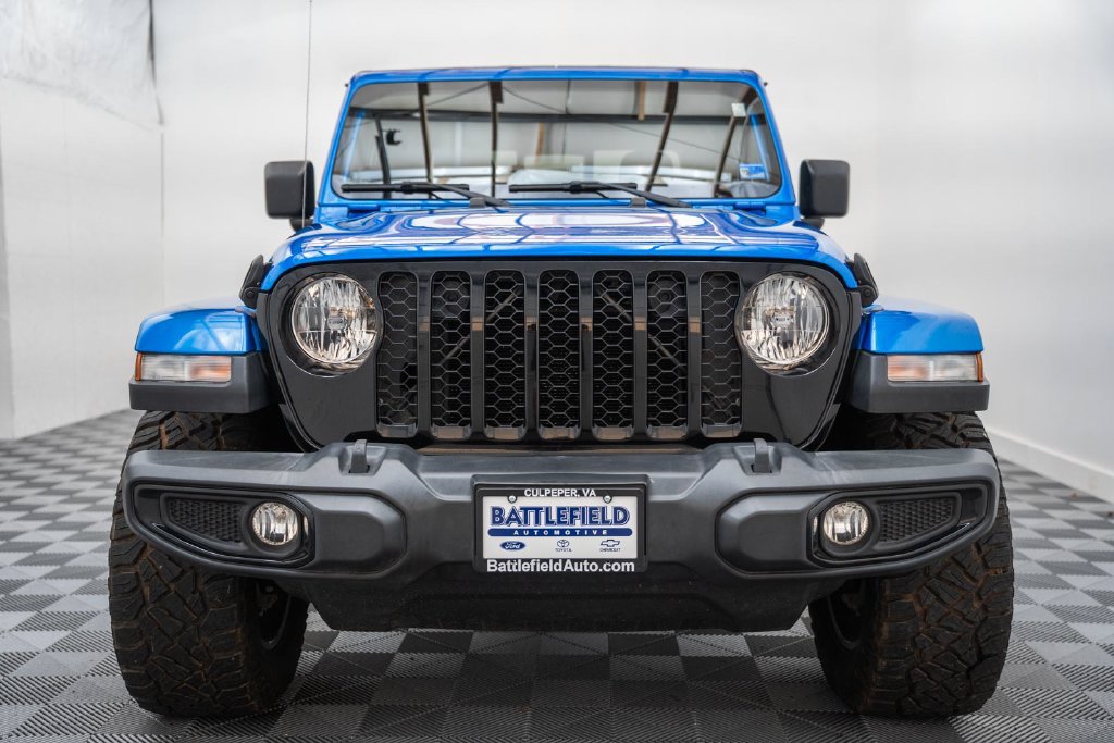 Used 2021 Jeep Gladiator Sport AWD/4WD image 2