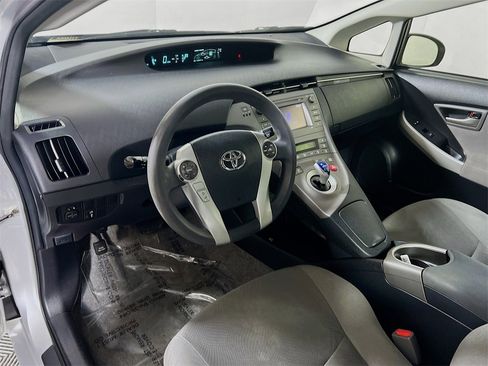 Used 2015 Toyota Prius Two image 9