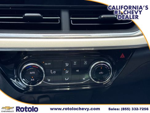 Used 2024 Chevrolet Trax LT w/ Driver Confidence Package FWD image 20