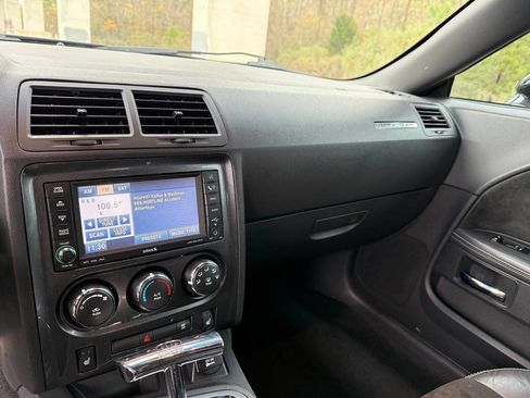 Used 2010 Dodge Challenger SRT8 image 24