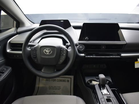 Used 2025 Toyota Prius LE image 14