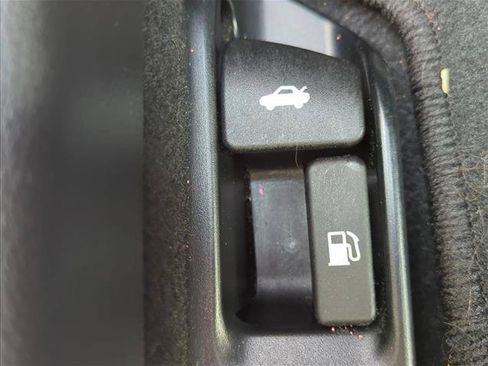 Used 2025 Toyota Corolla LE FWD image 12