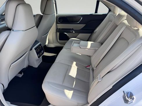 Used 2019 Lincoln Continental Reserve FWD image 35