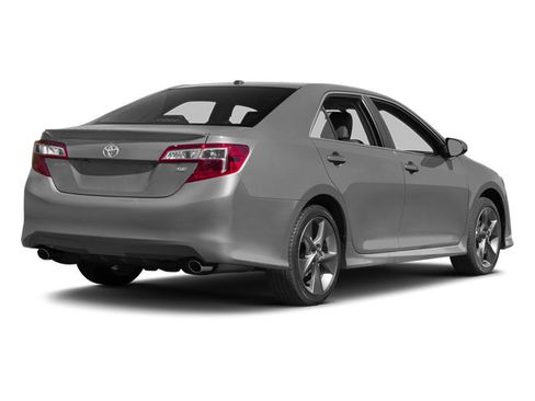 Used 2014 Toyota Camry LE FWD image 2