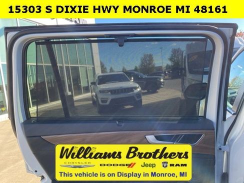 Used 2024 Volkswagen Atlas SE image 23